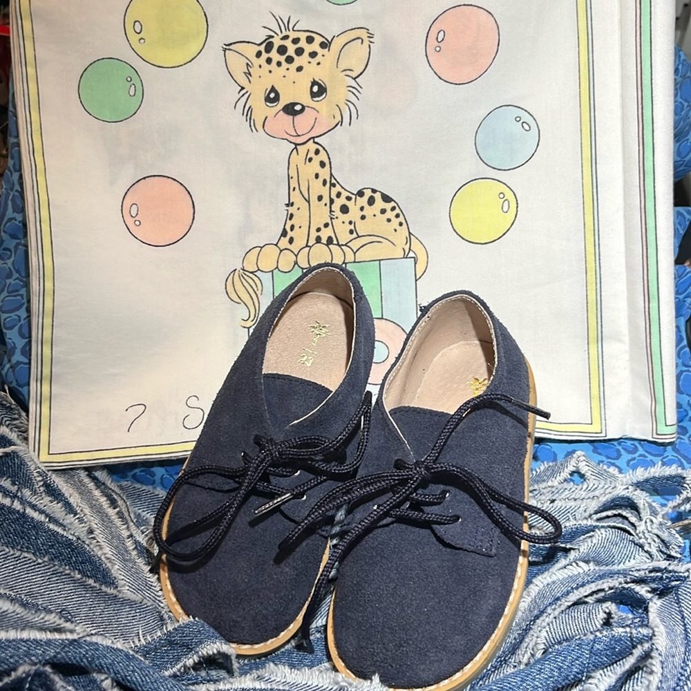 EUC BOYS LEATHER SHOES SIZE 23 NAVY BLUE